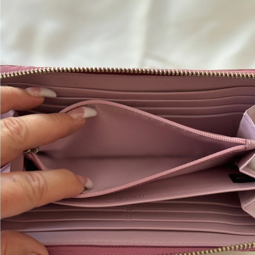 Rare Mauve Vintage Coach‎ Wallet